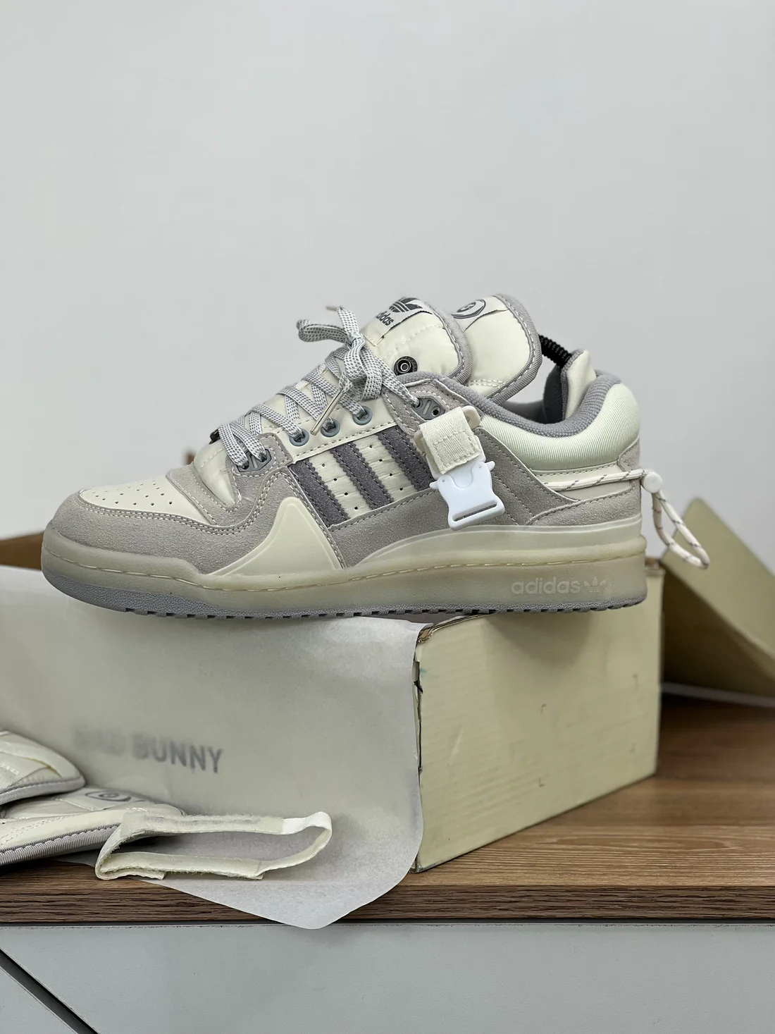 Adidas Forum Bad Bunny Cream - Imagen 4