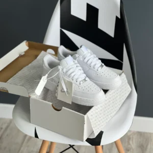 Nike Air Force 1 Triple White