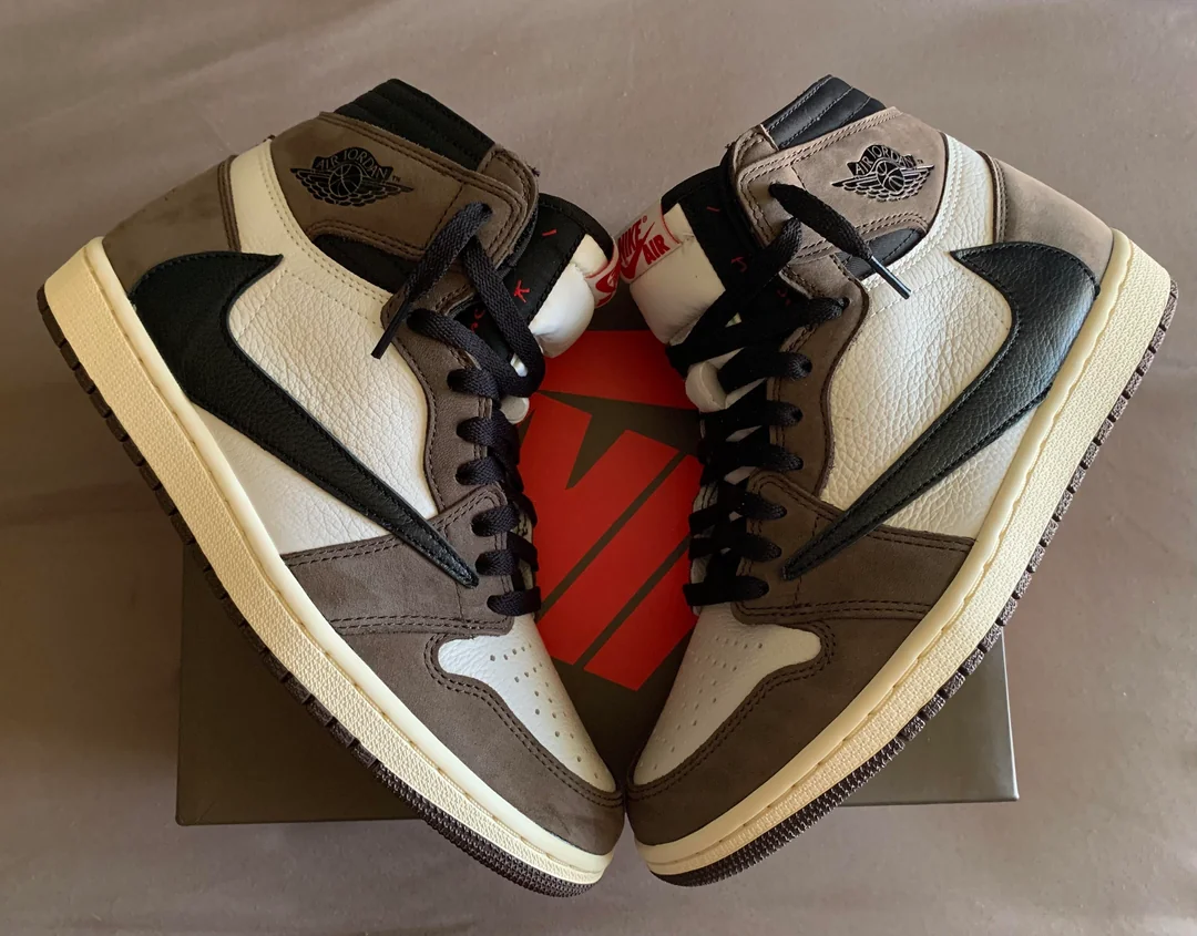 NIKE JORDAN 1 HIGH X TRAVIS SCOTT - Imagen 2