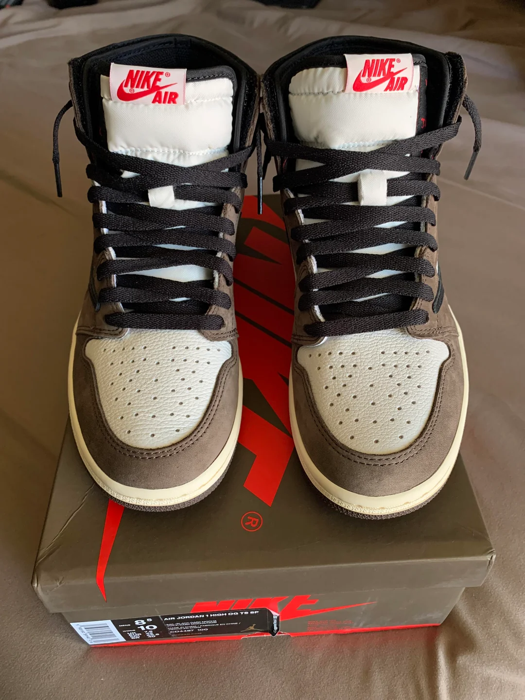 NIKE JORDAN 1 HIGH X TRAVIS SCOTT - Imagen 4