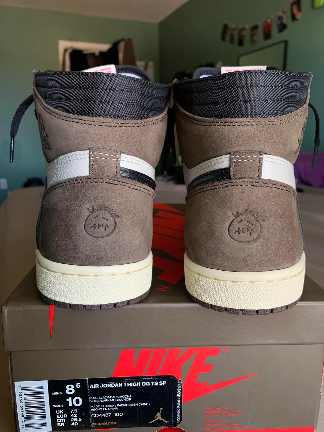 NIKE JORDAN 1 HIGH X TRAVIS SCOTT - Imagen 3