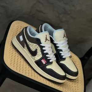 Air Jordan 1 Low SE 'Coconut Milk Black Muslin'