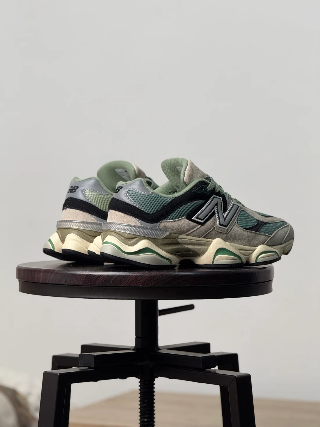 New Balance 9060 Dirty Green - Imagen 2
