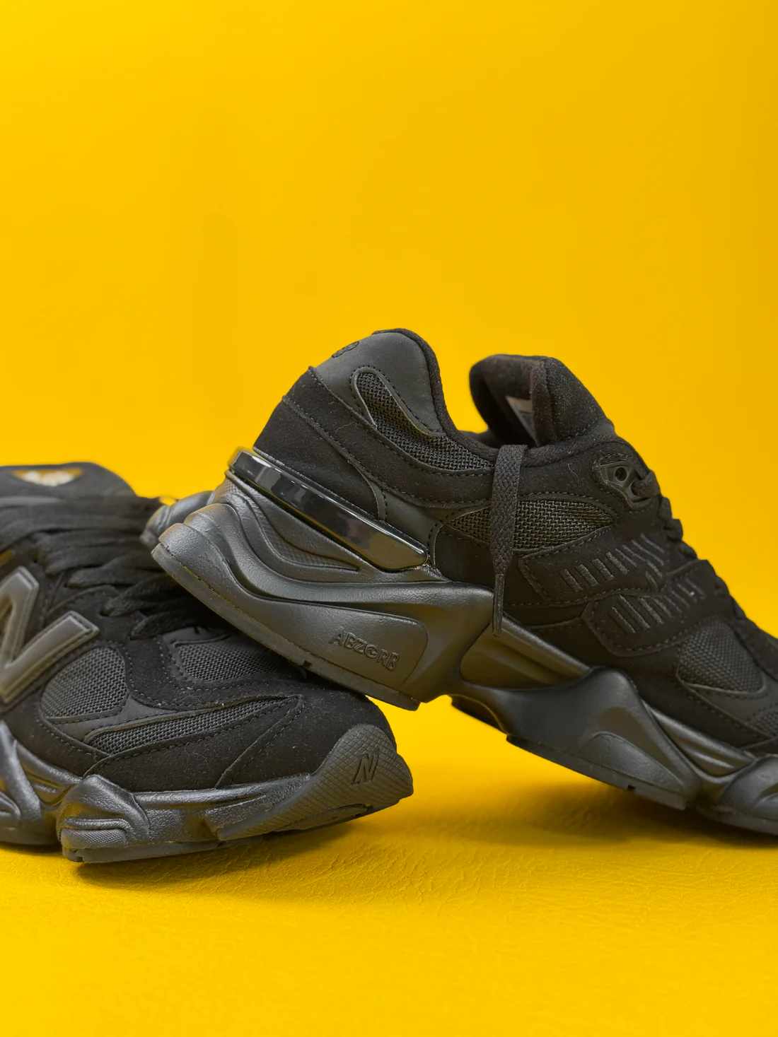 New Balance 9060 Triple Black - Imagen 2